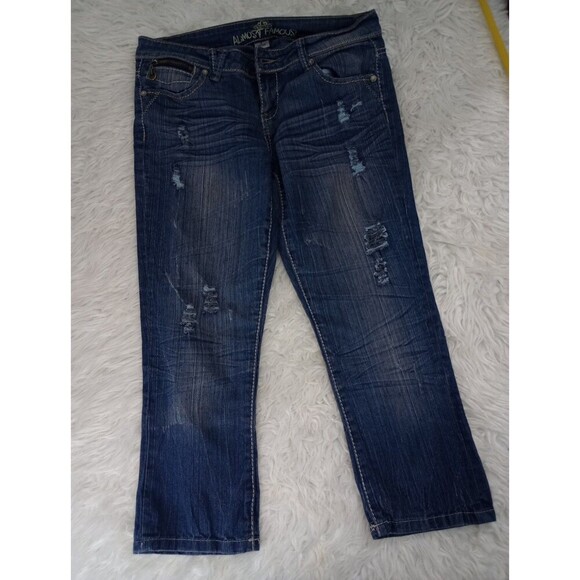 Womens Almost Famous Low Rise Distressed Capri Jeans Size 7 Medium Wash - Picture 12 of 12